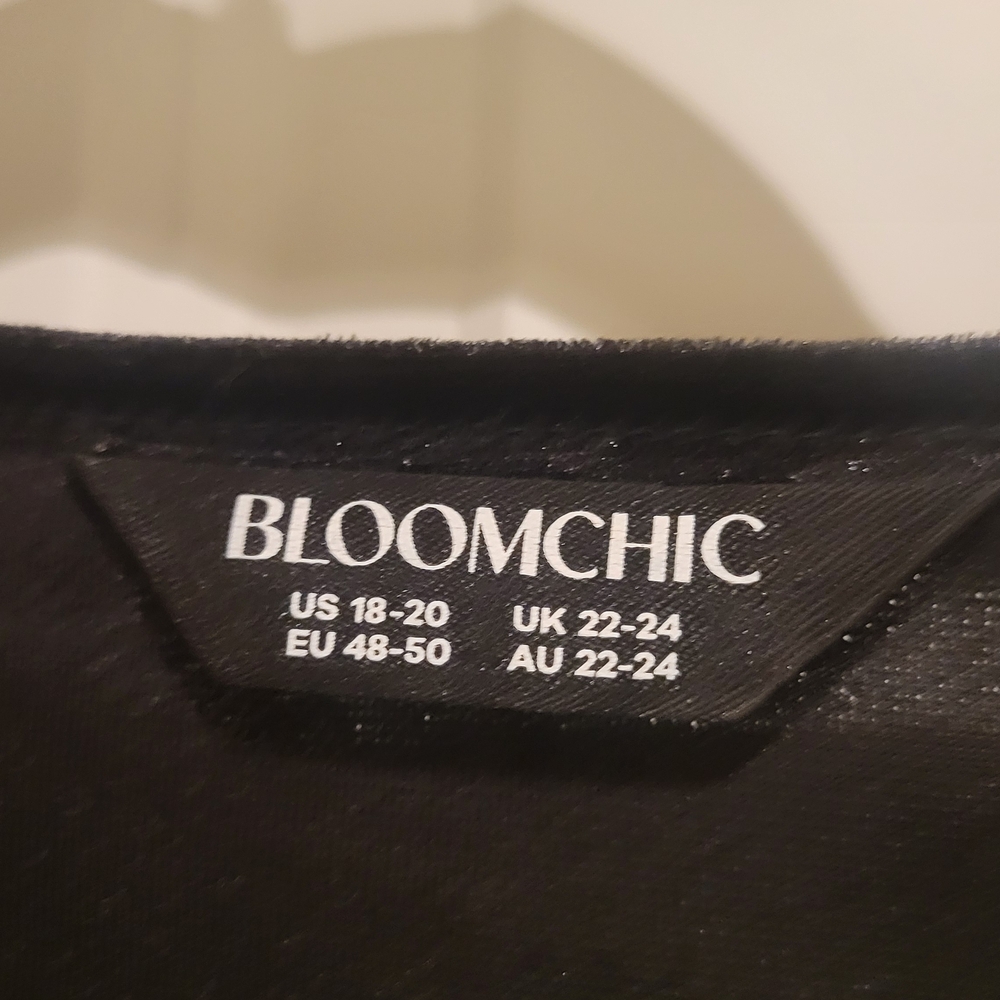 Make Your Entrance In This Dramatic Bloomchic Bla… - image 4